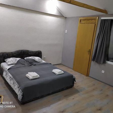 Lenilenii Bungalows Jajce Extérieur photo